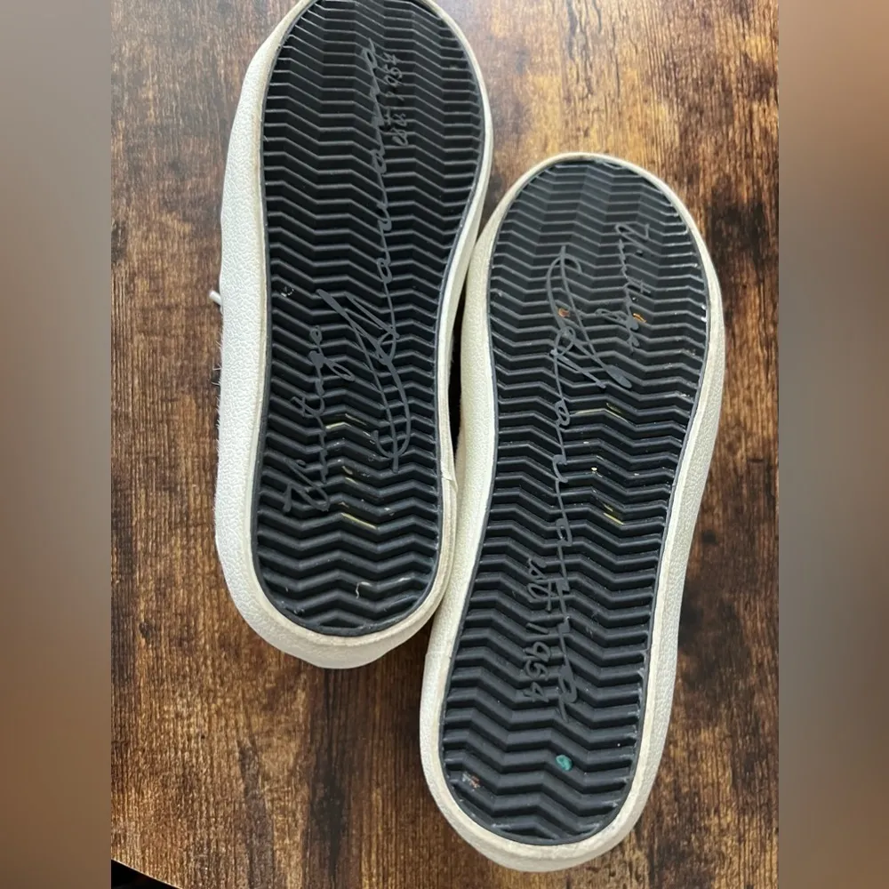 est. 1964 | ladies Fresh Leather Sneaker.. Size: 6 - Image 16