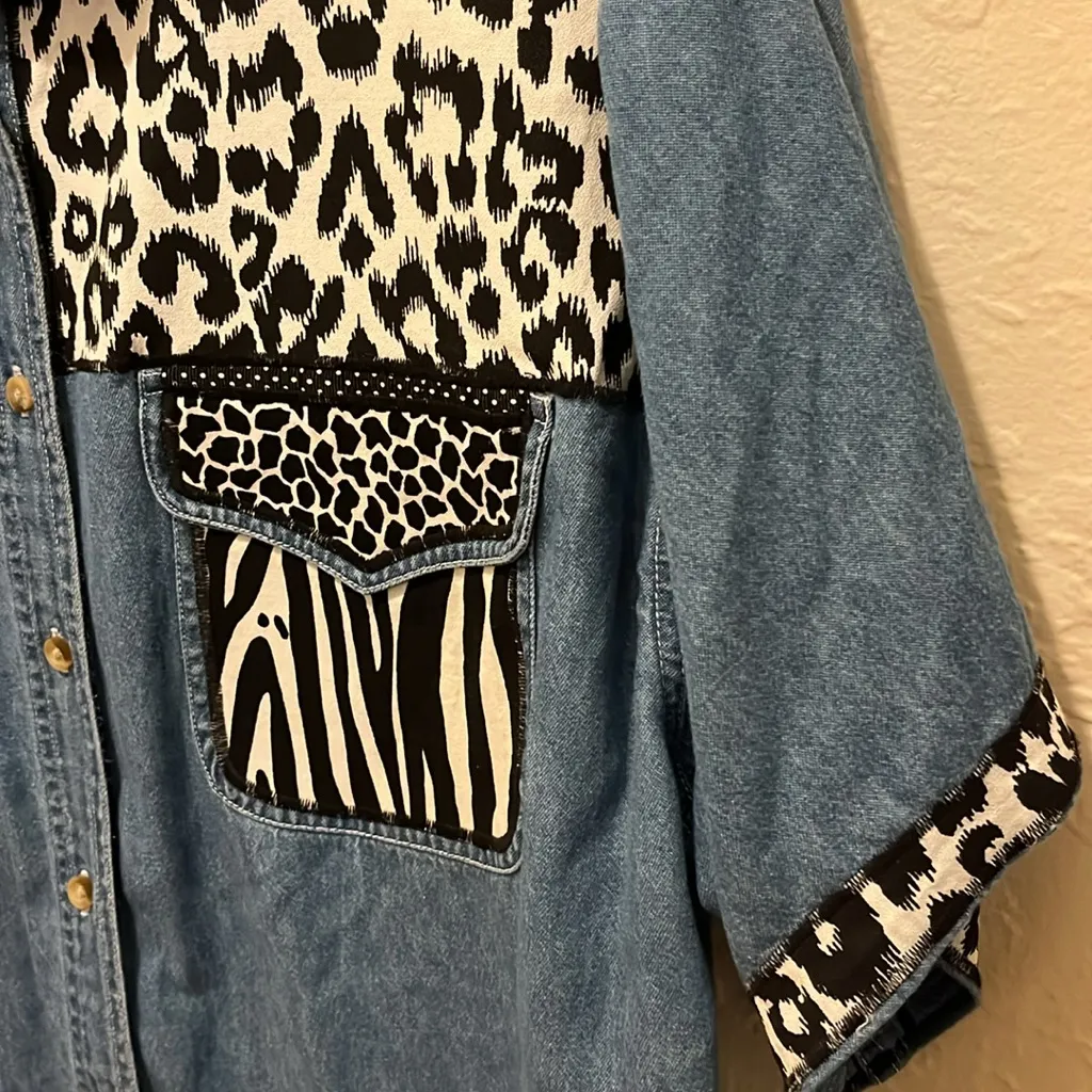 Vintage Jean shirt zebra Animal Print Denim Shirt Blue Size XL - Image 4