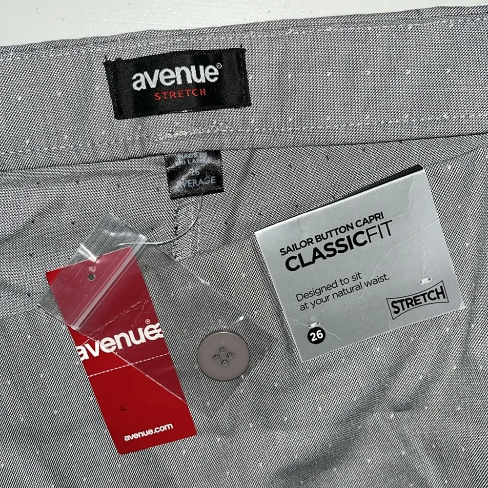Avenue NWT 26 Average Gray White Polka Dot Classic Fit Sailor Button Capri Pants Size undefined - Image 5