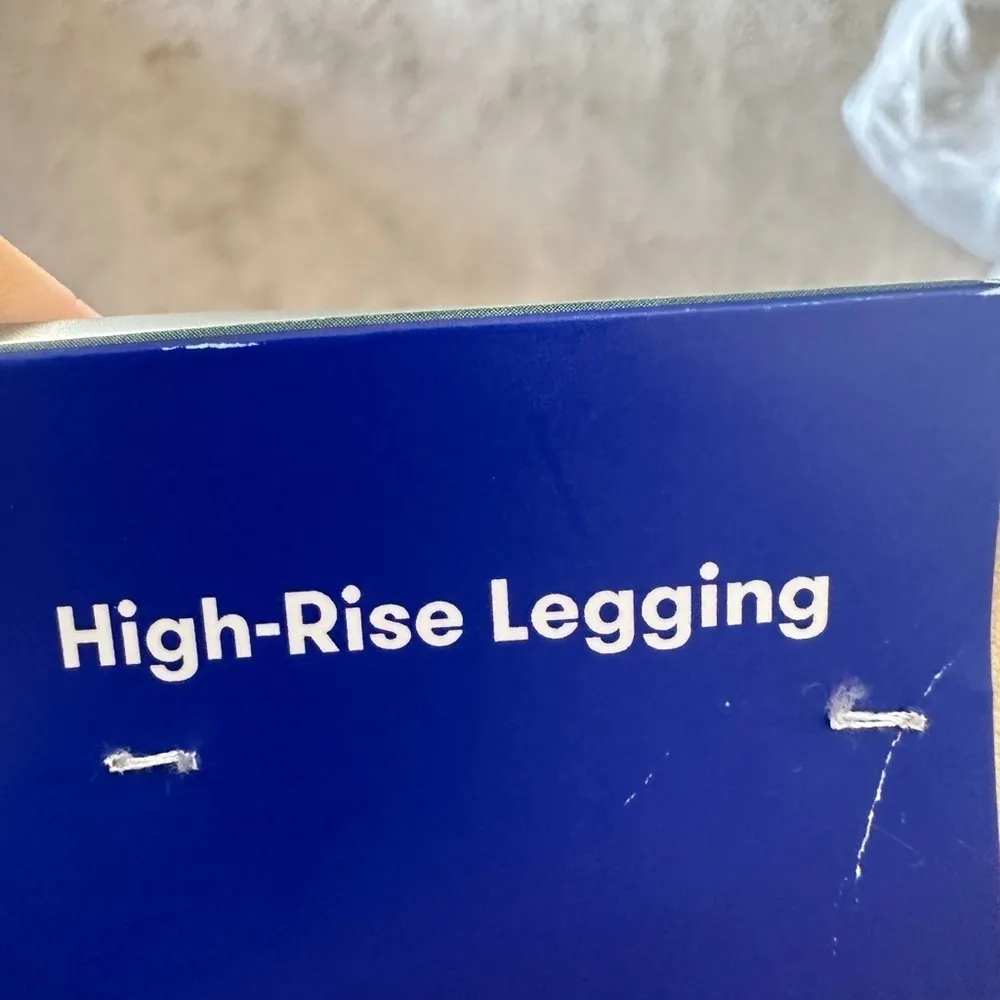 Women’s JoyLab cream high rise thick leggings M NWT - Image 3