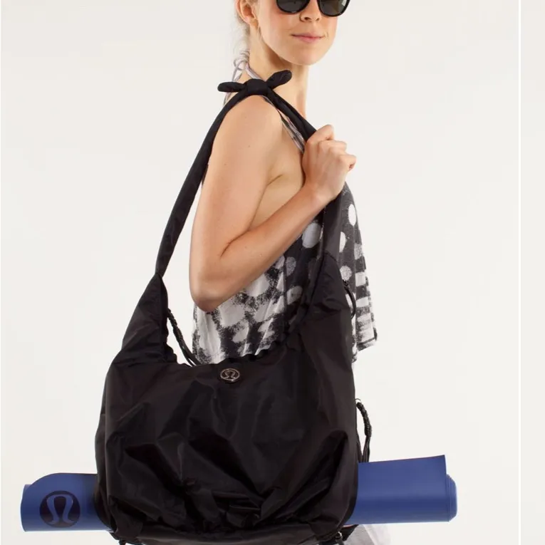 Lululemon Sackasana Black Nylon Shoulder Bag - Image 2