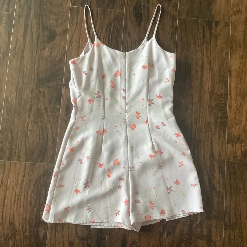 90s/Y2K Express Lavender Floral Romper - Image 7