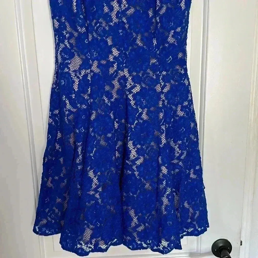Eliza J Lace Overlay Fit and Flare Short Sleeve V Neck Dress Blue Sz 4 - Image 4