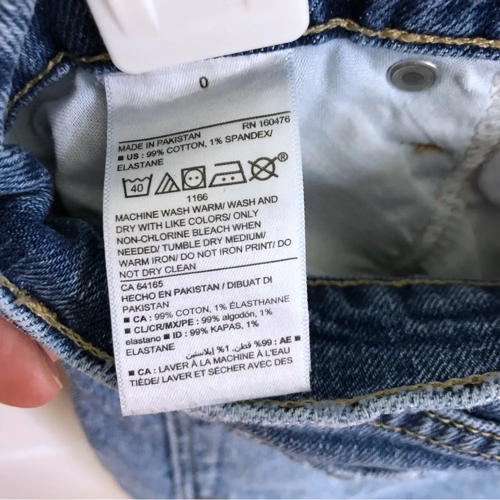 Old Navy High Waisted Relaxed Distressed Cut-Off Jean Shorts 7-inch inseam 0 - Image 4