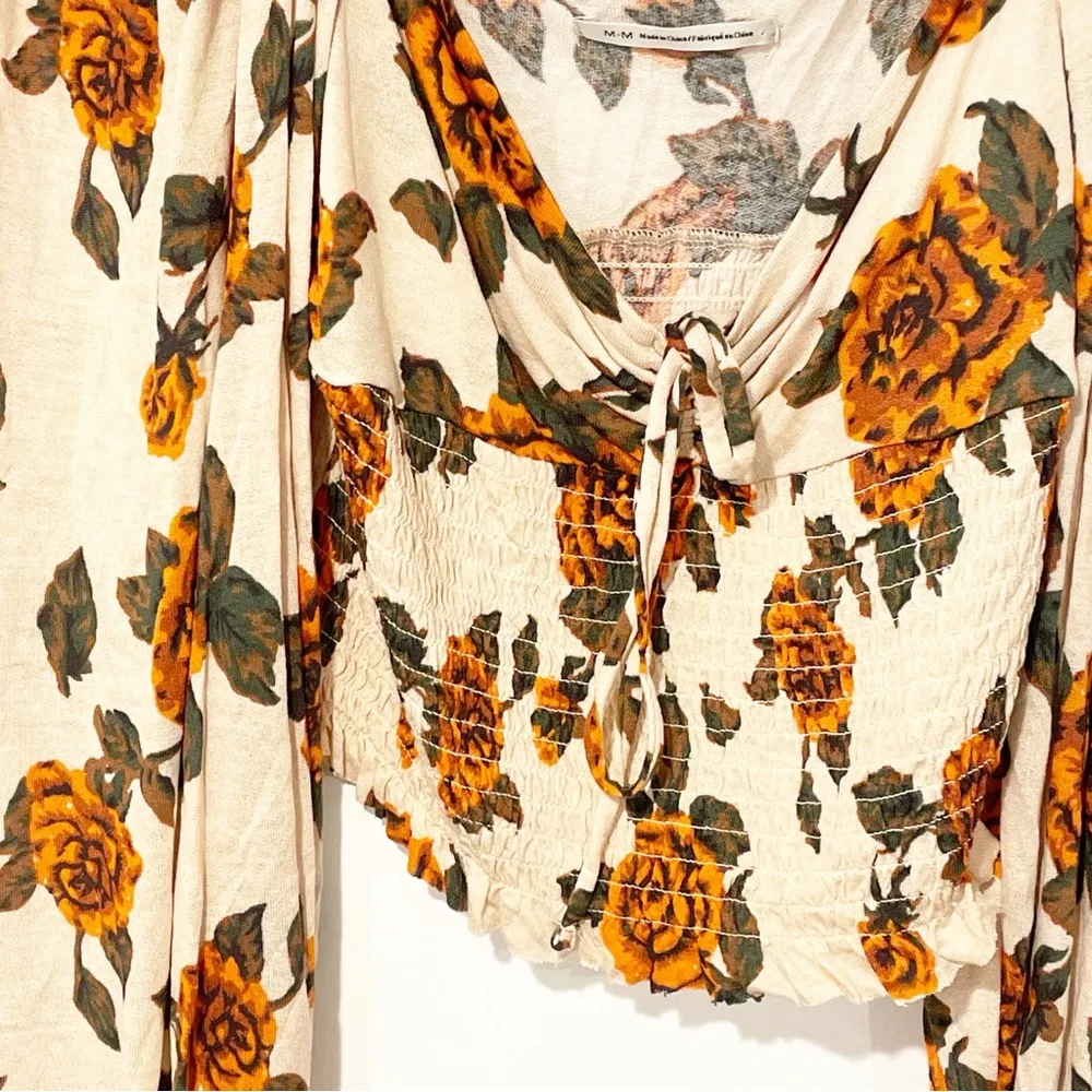 Urban Outfitters Size Medium Floral Tie Front Old Soul Smocked Top - Image 3