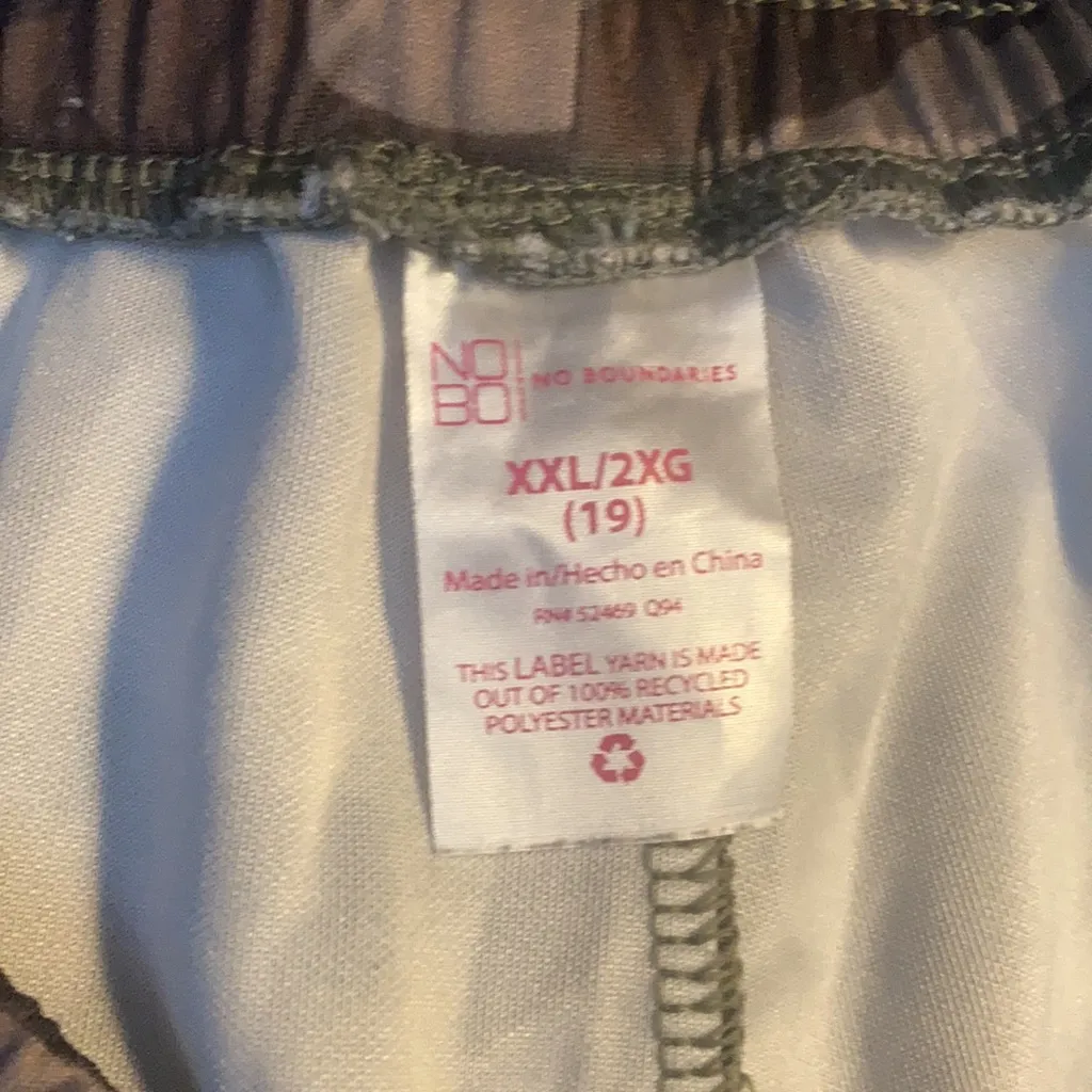 FINAL MARKDOWN Junior no Boundaries camo look shorts xxl - Image 3