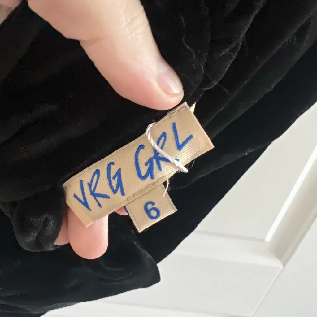 VRG GIRL Sexy Black Velvet Women's Blouse Size XS - Image 4