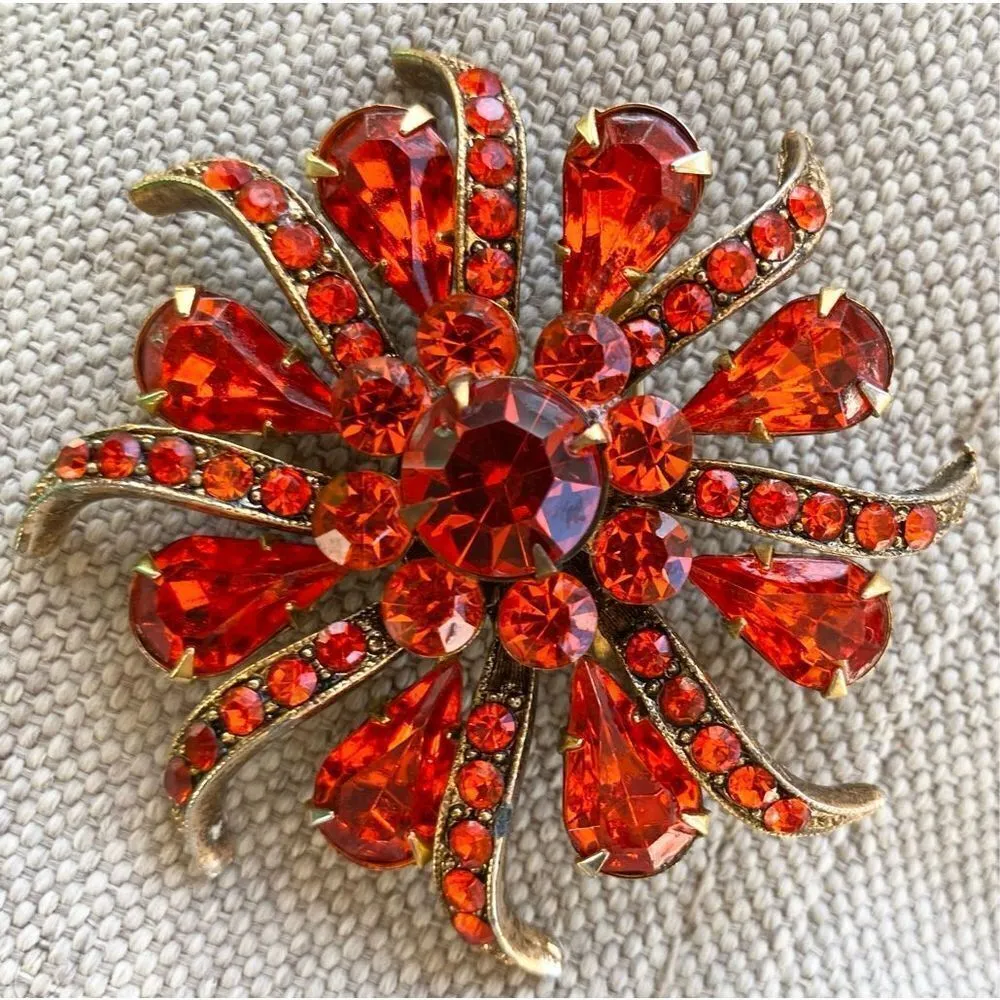 Unsigned Crimson red rhinestone starburst glimmer and shine brooch Red - Image 8