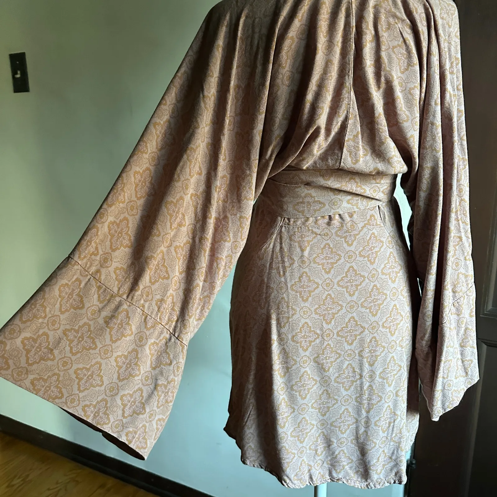 JEN'S PIRATE BOOTY Contessa Mini Dress Bell Sleeve Wrap Kimono Pink Extra Small - Image 7