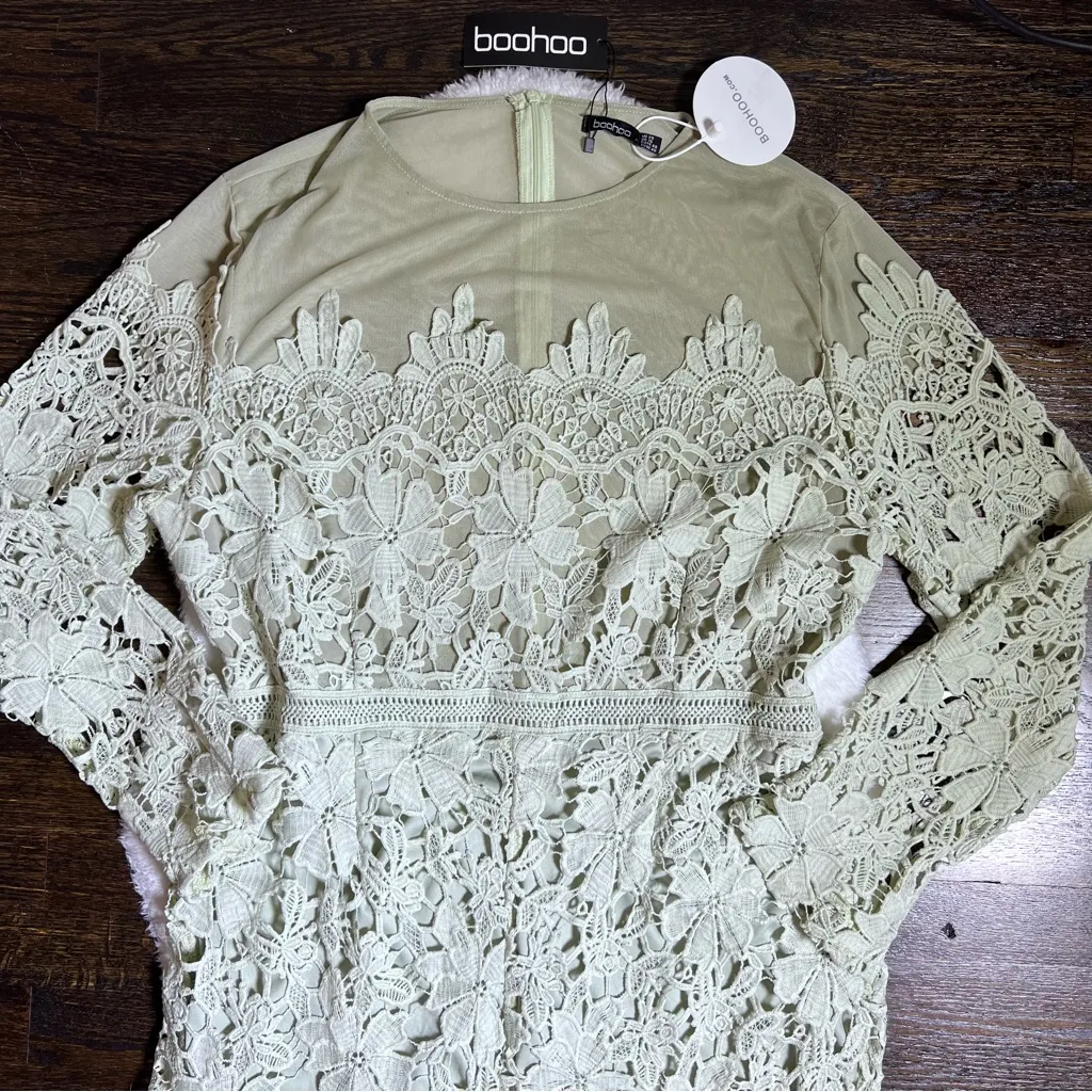 NWT Boohoo Sage Green Occassion Floral Embroidered Midi Dress - Image 3