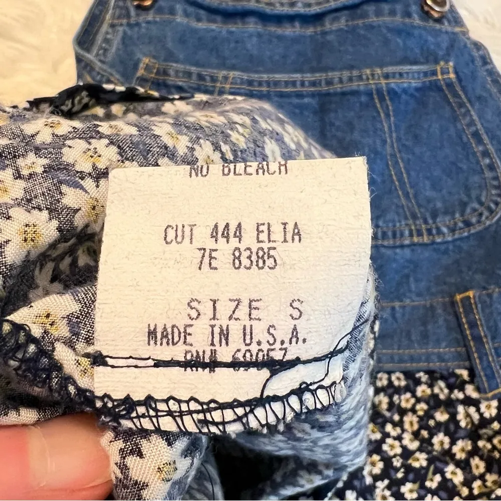Vintage 90s Ditsy Floral Denim Overall Romper Size Small Blue w/ Daisy Print - Image 7