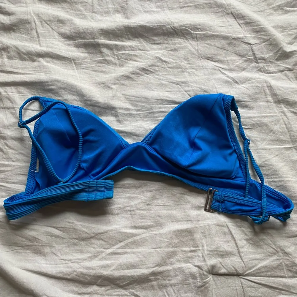 Old Navy Swim Bikini Top Size M - Image 2