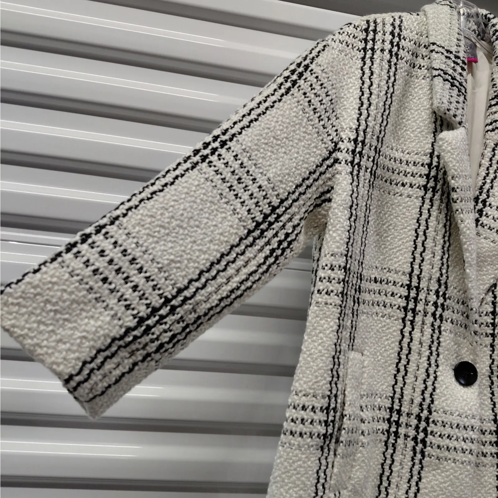 Vince Camuto Women’s Plaid Tweed Coat Size Small Ivory Black Longline Jacket - Image 4