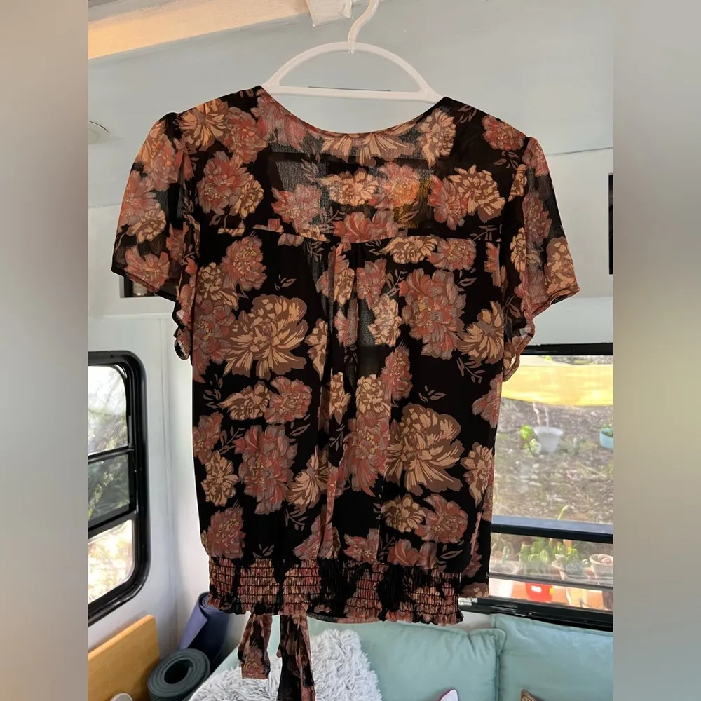 Gorgeous Tie in Front Blouse by Veronica M (size: L) - Image 2