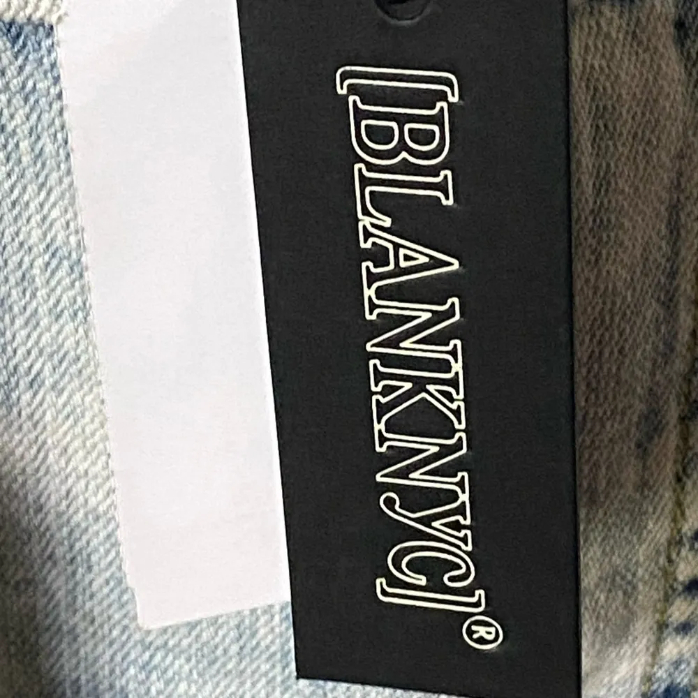 NWT  Time Zone Acid Wash Denim Short Sleeve Romper medium - Image 6