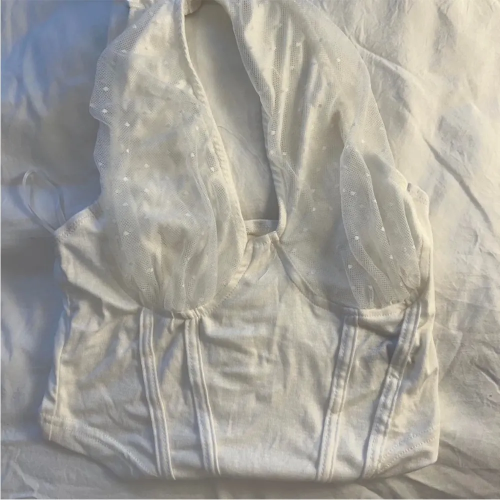 TRENDY COOL UNIQUE WHITE TOP - Image 3