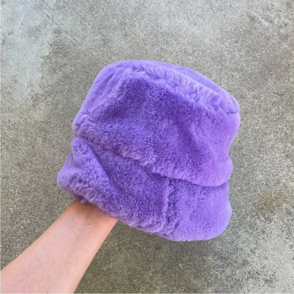 NEW Gladys Tamez Revolve Millinery Faux Fur Bucket Hat Purple - Image 3