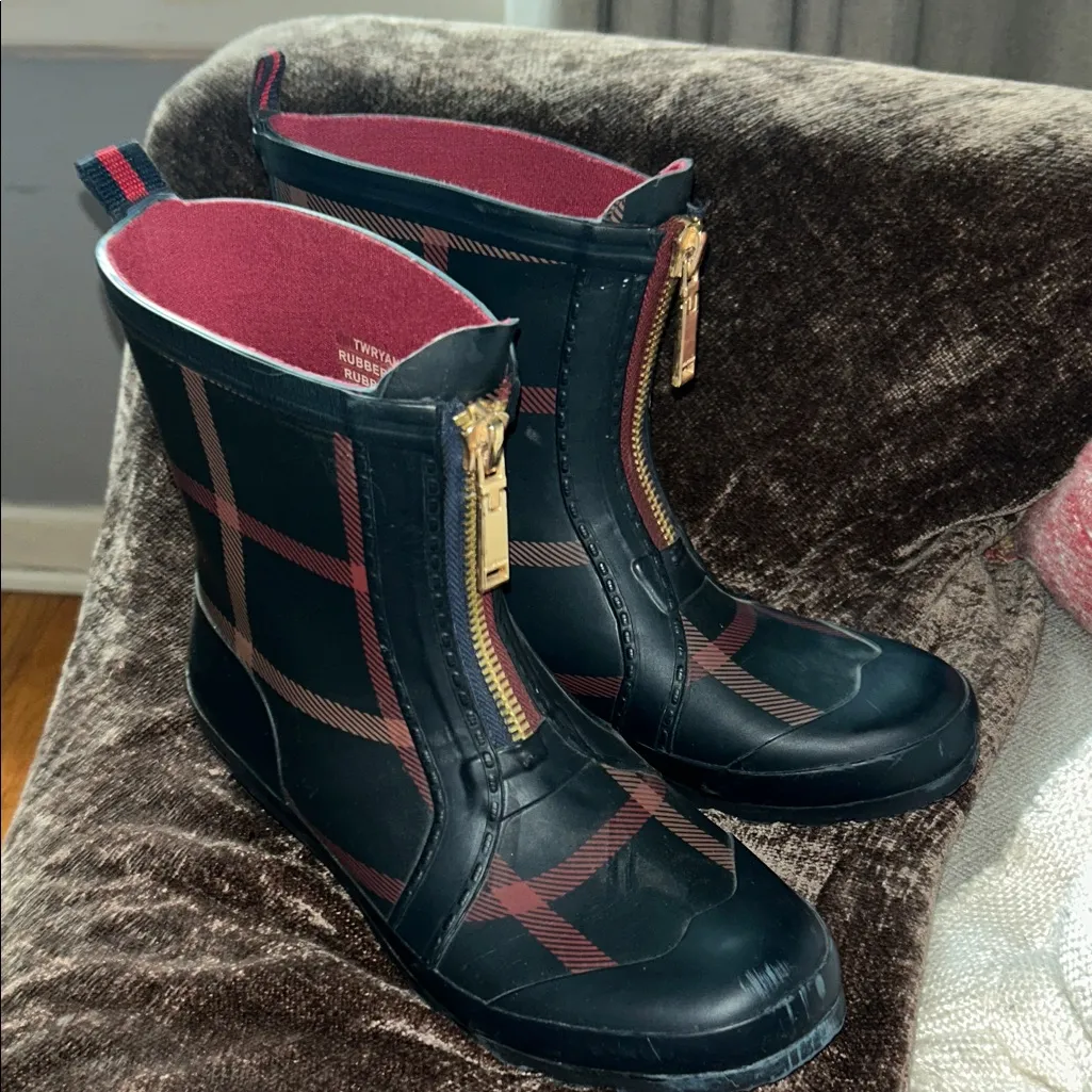 Tommy Hilfiger Blue  and Red Plaid Boots with Gold Zipper - Image 2