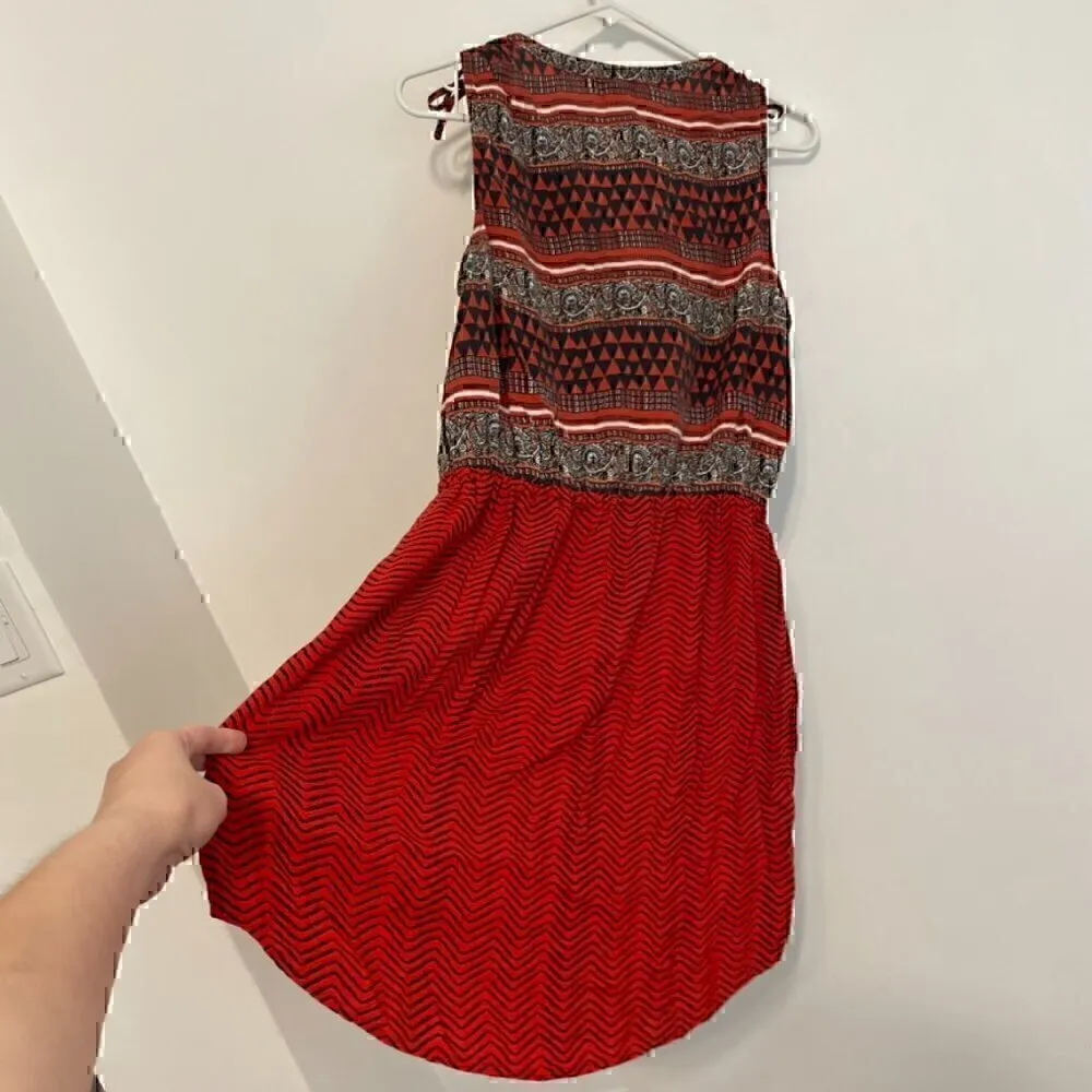 LUCKY BRAND Border Tie Dress Red Navy Multi Border Print Geo Striped Mini Boho M - Image 14