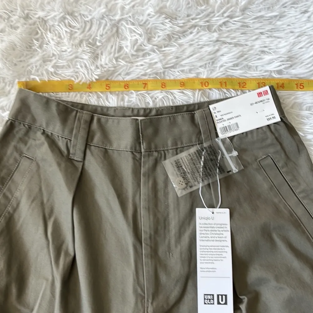 Uniqlo Women’s Pleated Jogger Pants in dark gray size 4 - Image 5