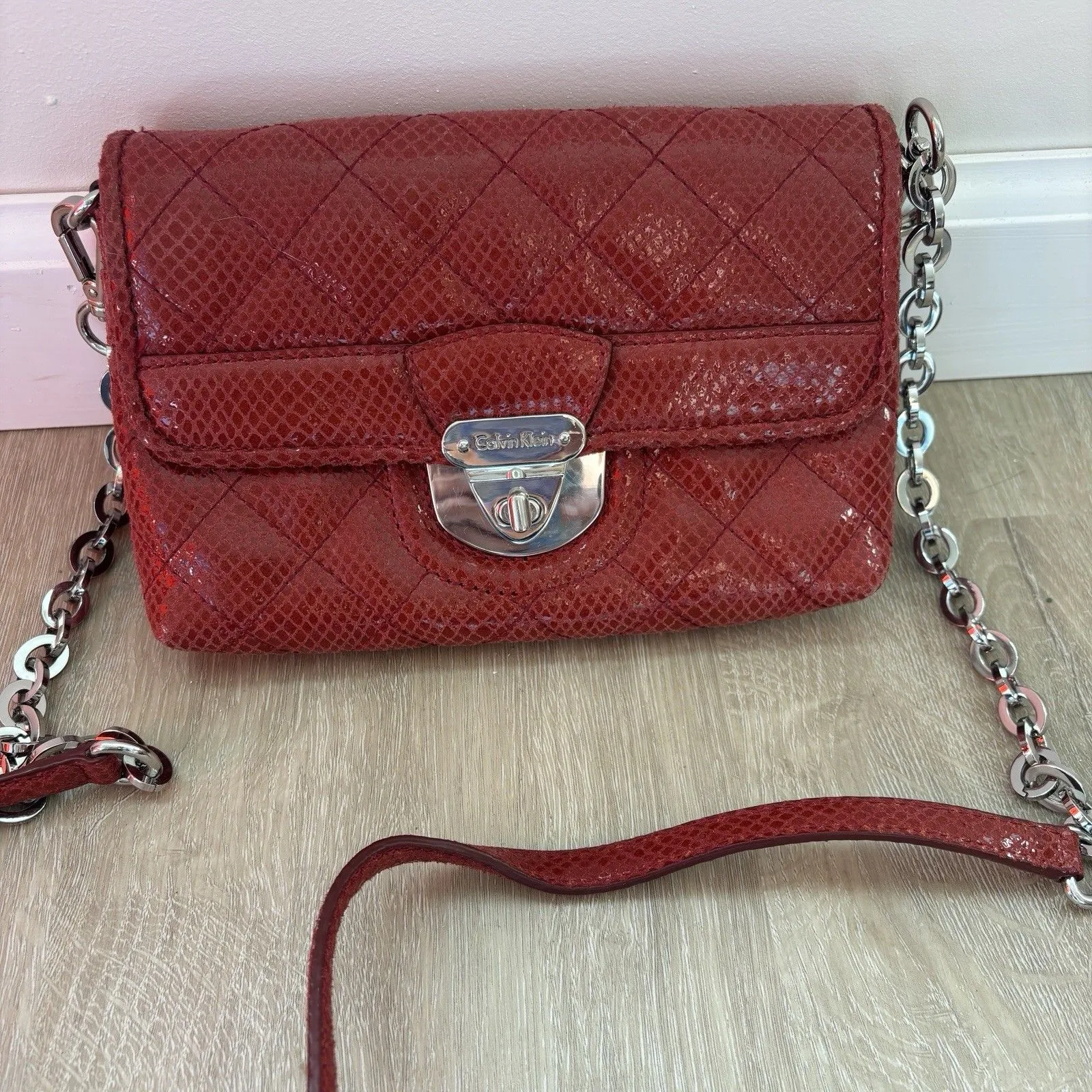 Calvin Klein  Red Quilted Faux Python Crossbody Bag Chain Strap 8"x5.5" Y2K - Image 3