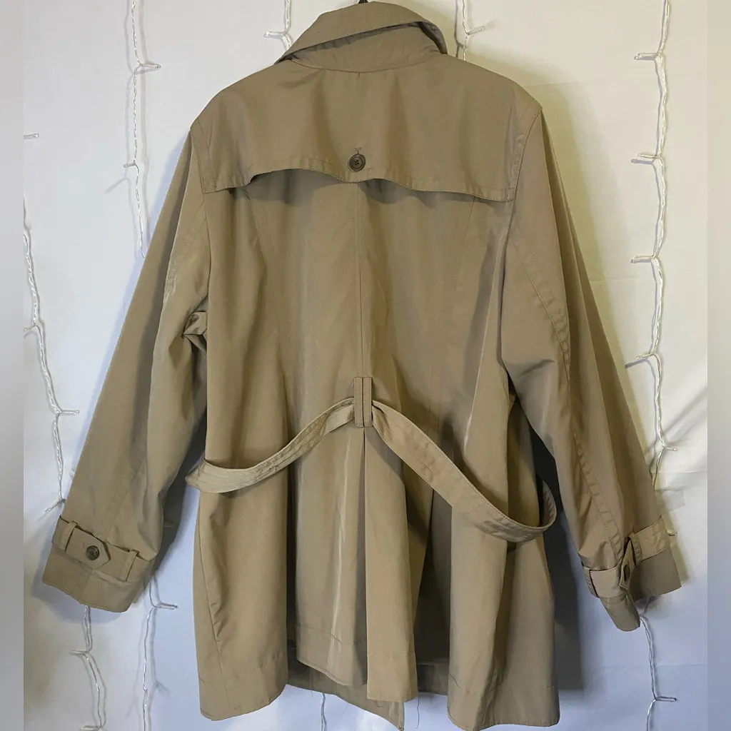 omen's Tan Trench Coat Size 2X - Image 5