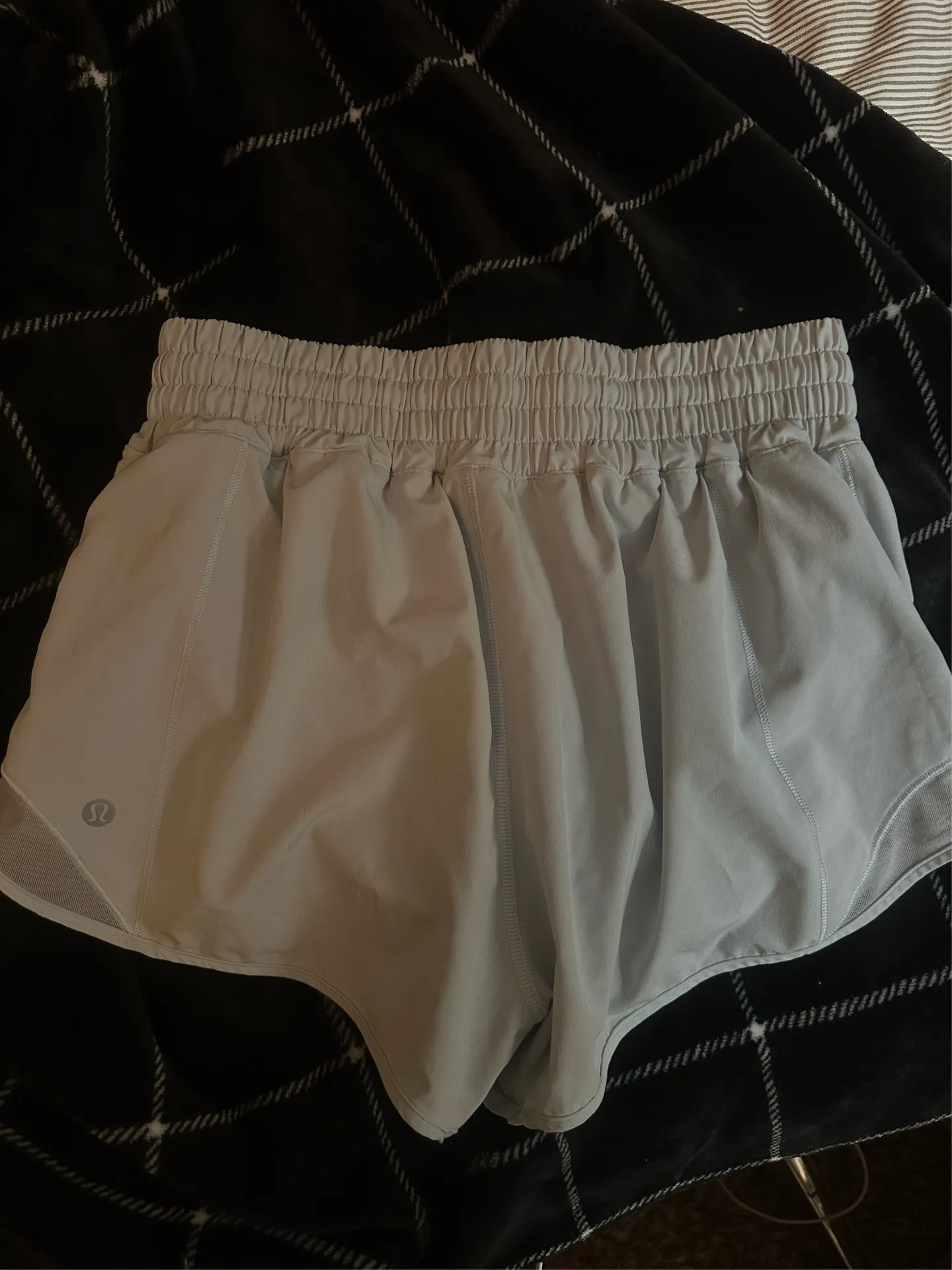 Lululemon Hotty Hot Shorts 2.5" High-Rise - Image 2