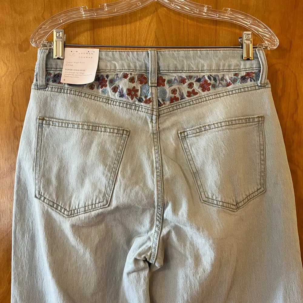 Lauren Conrad Super High Rise Crop Jeans Distressed Floral Embroidery NWT Size 6 - Image 7