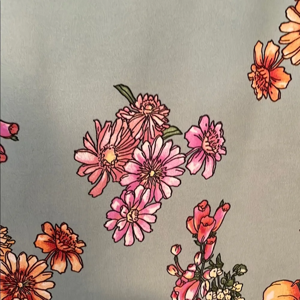 Twine & String Ruffled Sage Green Floral Flutter Sleeve Blouse | XL JRS - Image 3