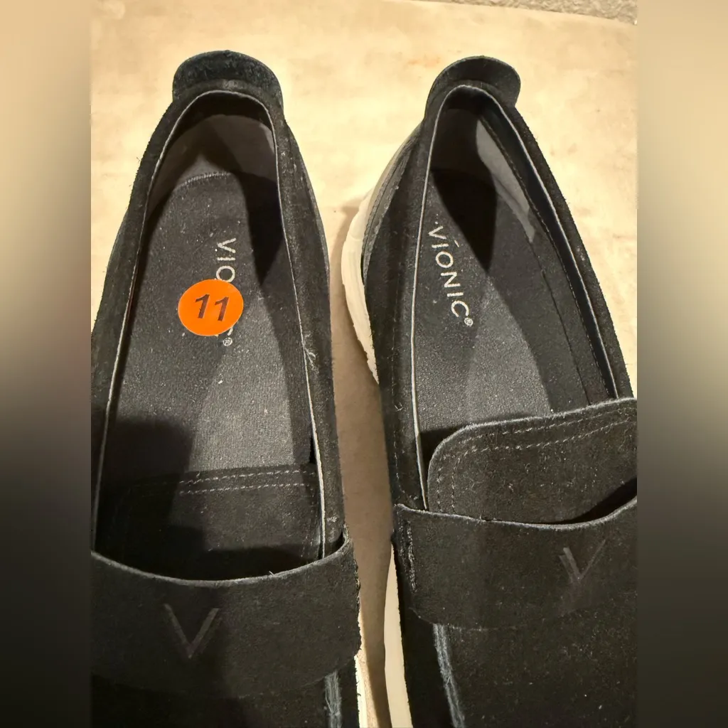 NWOT Vionic Walk Black Roam Loafers Women's Size 11 - Image 4