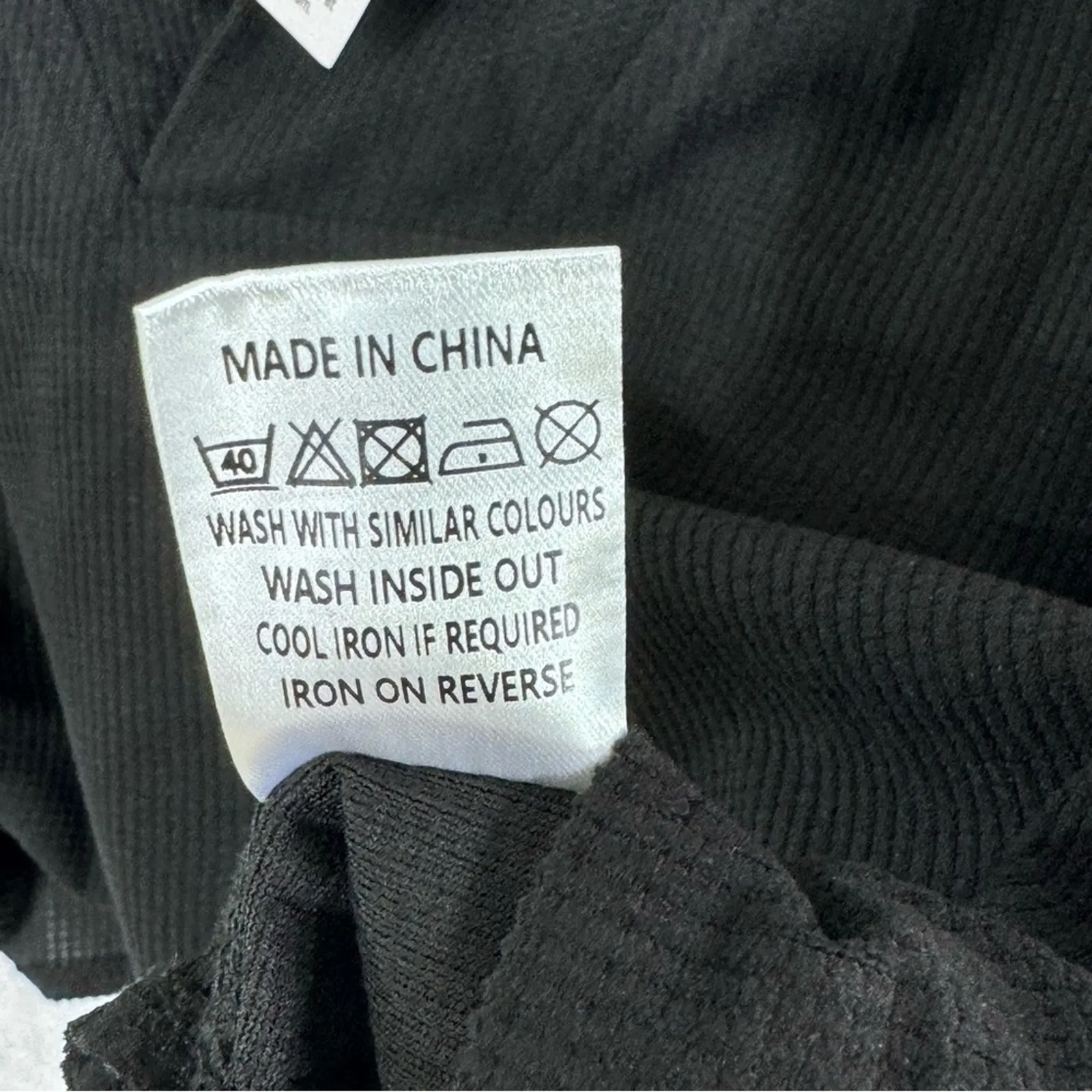 Area Stars Micro Waffle Cropped Top Black Long Sleeve V Neck Collar Size L NEW Size L - Image 4