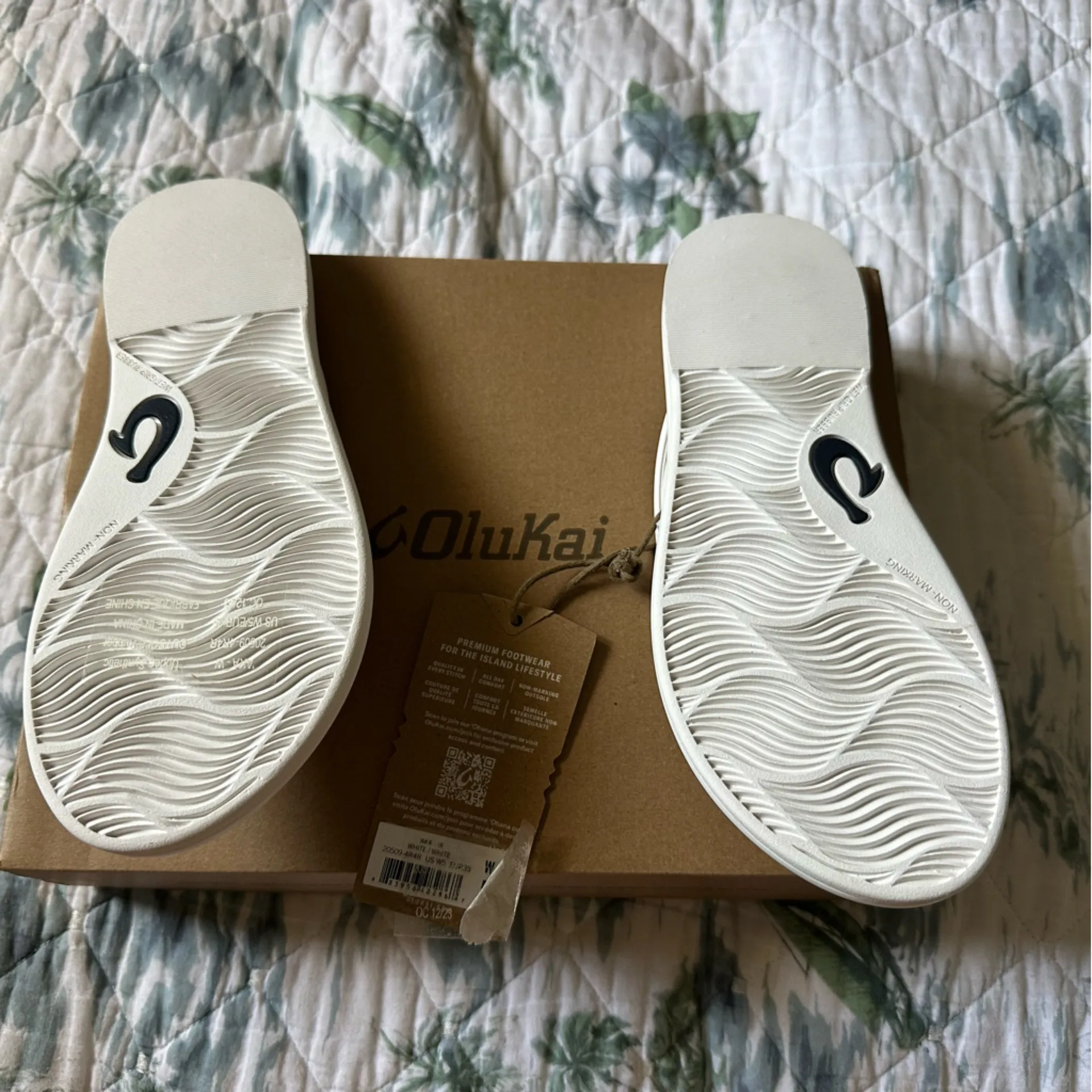 Olukai ‘Aka Sandal Flip Flop Slipper 5 White - Image 5