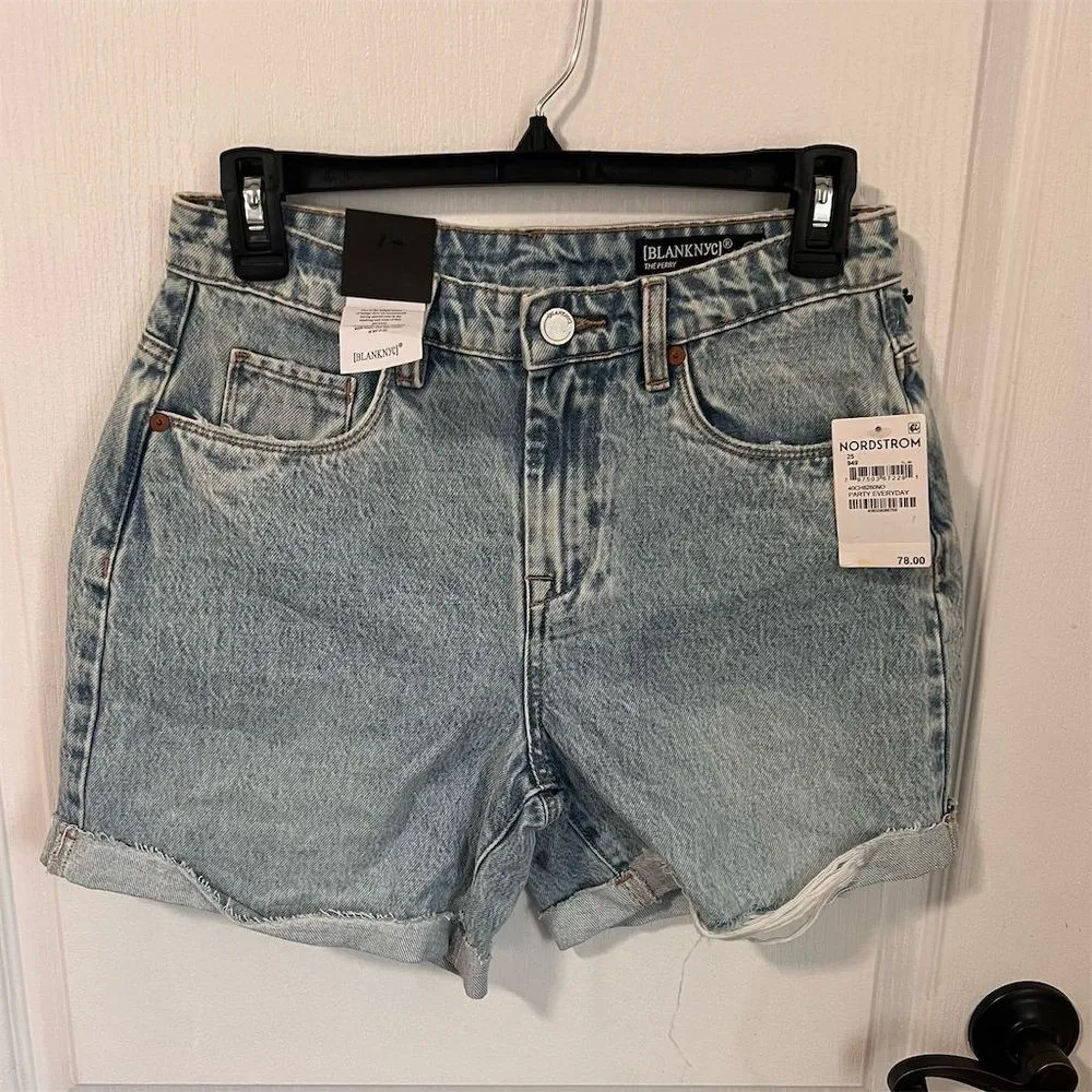 BLANKNYC Women's The Perry Mom Shorts Light Blue‎ Denim Size 25 NWT - Image 2