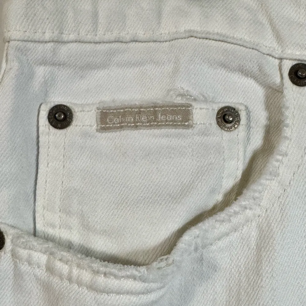 Calvin Klein Jeans Vintage Y2K Faded White Pencil Skirt Knee - Image 6