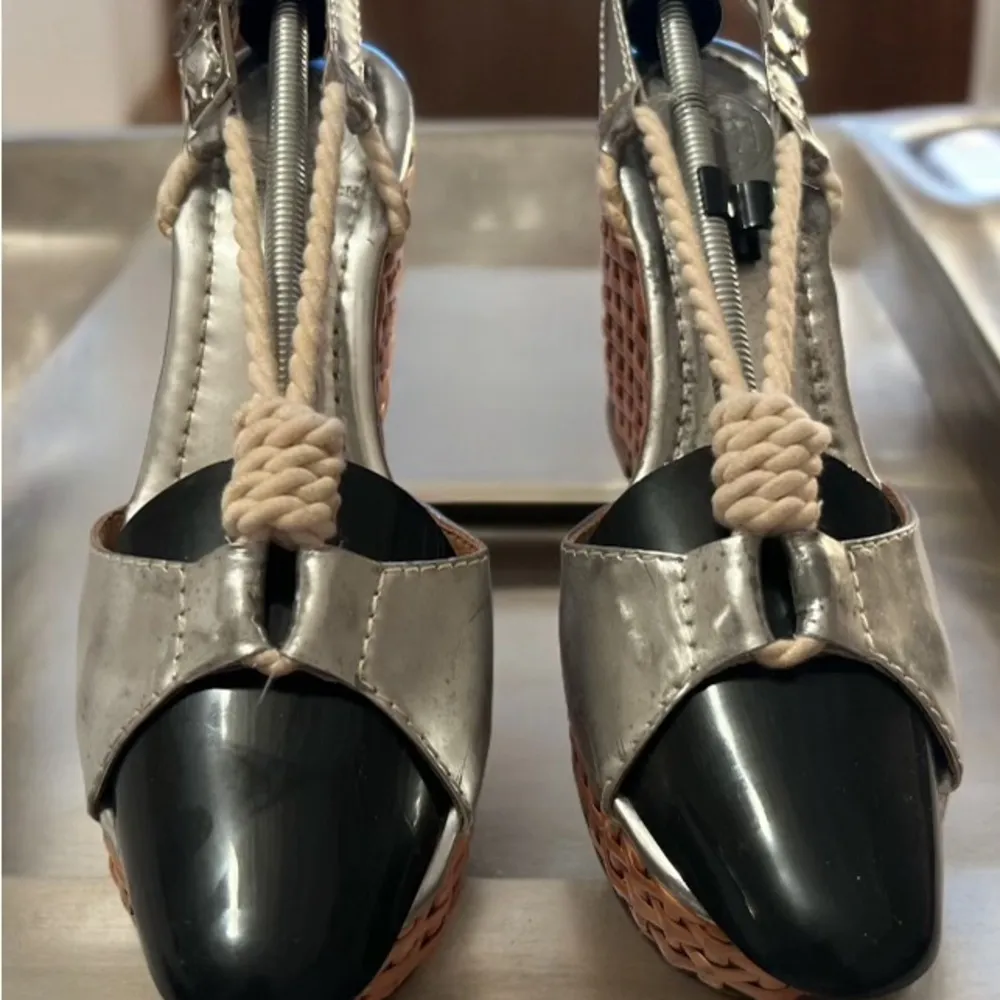 Tory Burch  wedge sandals metallic rope - Image 4