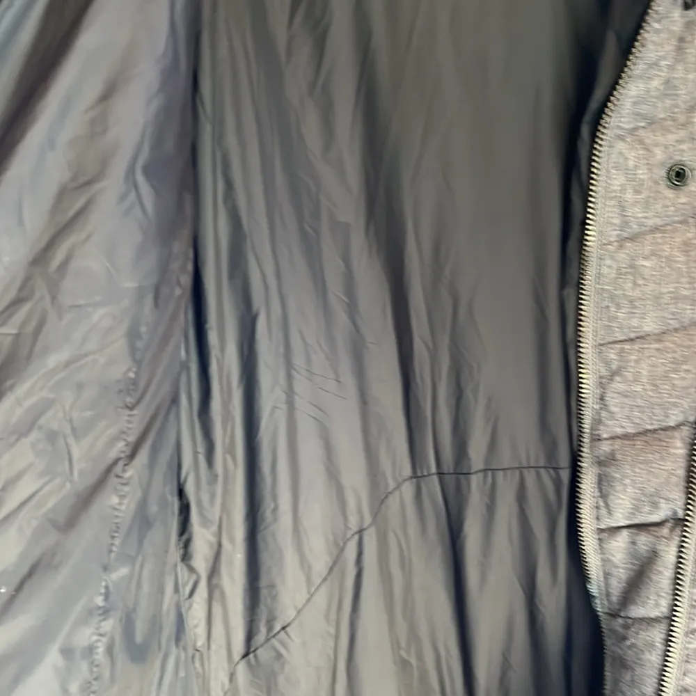 Khoujo ladies jacket with die trimmed hood. Very nice condition. Size XL. - Image 5