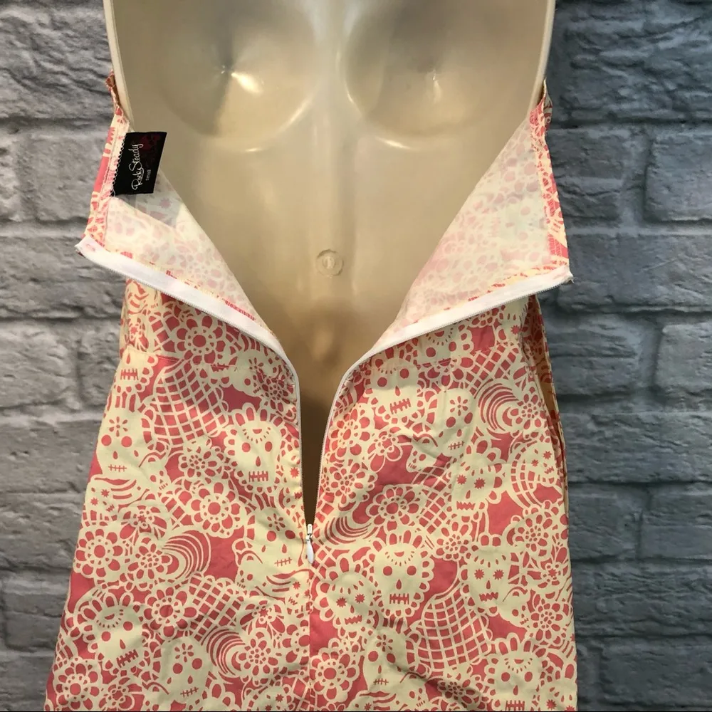 RockSteady Women’s Size Small Pink/Cream Skull Print Retro Halter Dress Pink - Image 7
