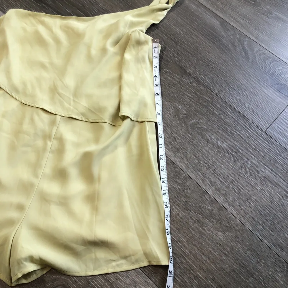 Le Lis Collections Light Yellow One Shoulder Strap Romper NWT womens size large - Image 14