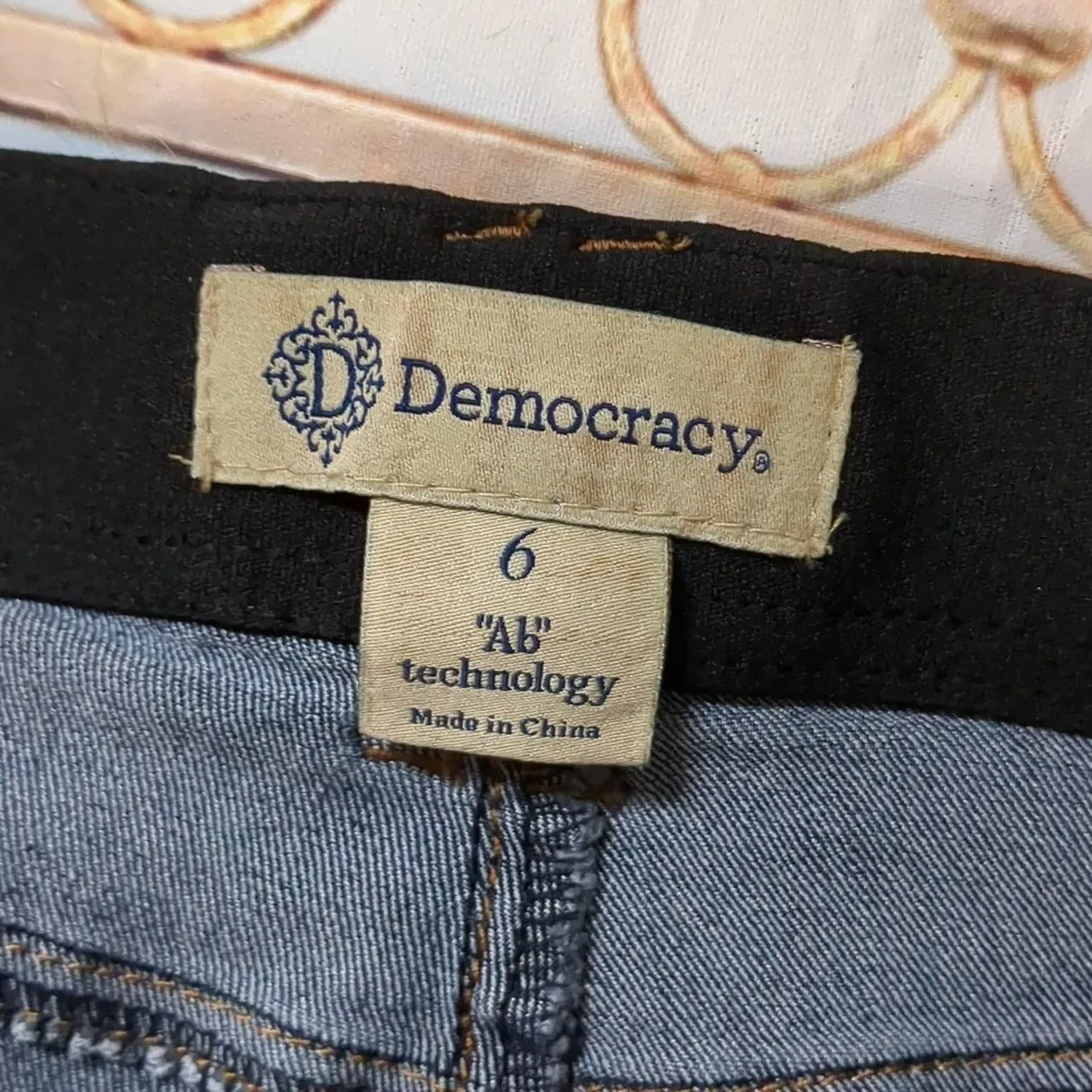 DEMOCRACY distressed jeans size 6 - Image 2