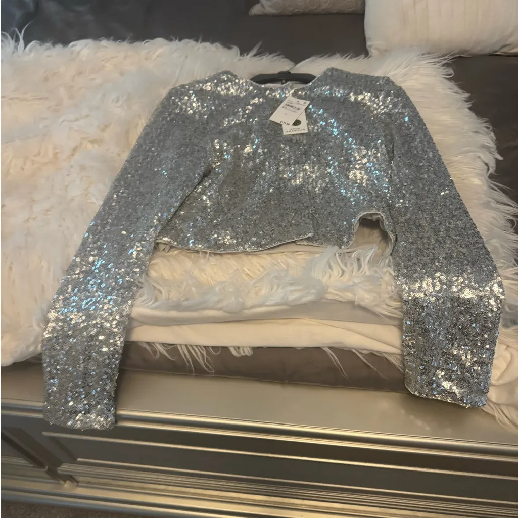 Good American Shiny Silver Sequin Top - Image 8