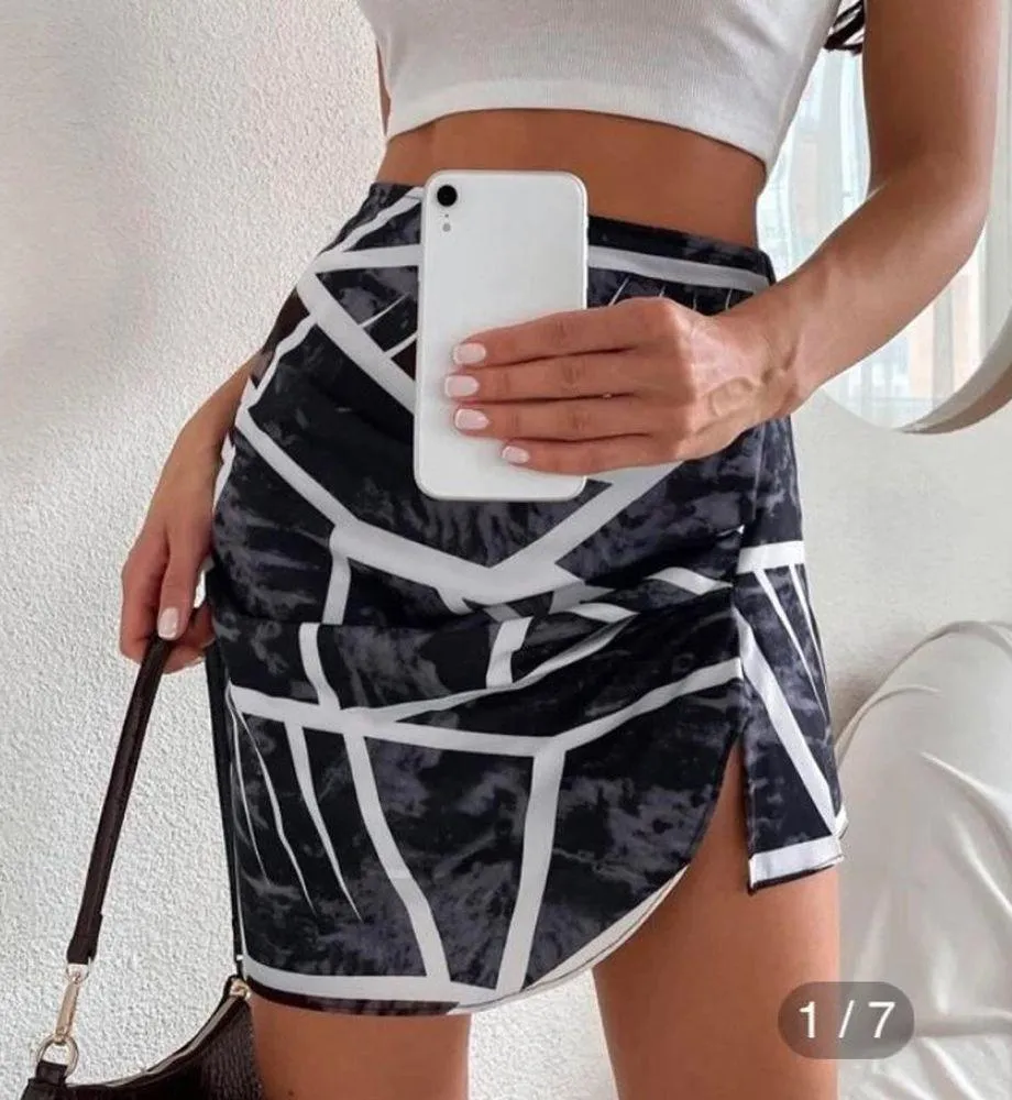 Zara Blogger Fav Draped Mini Skirt Sz XS Printed Asymmetrical Hem - Image 4