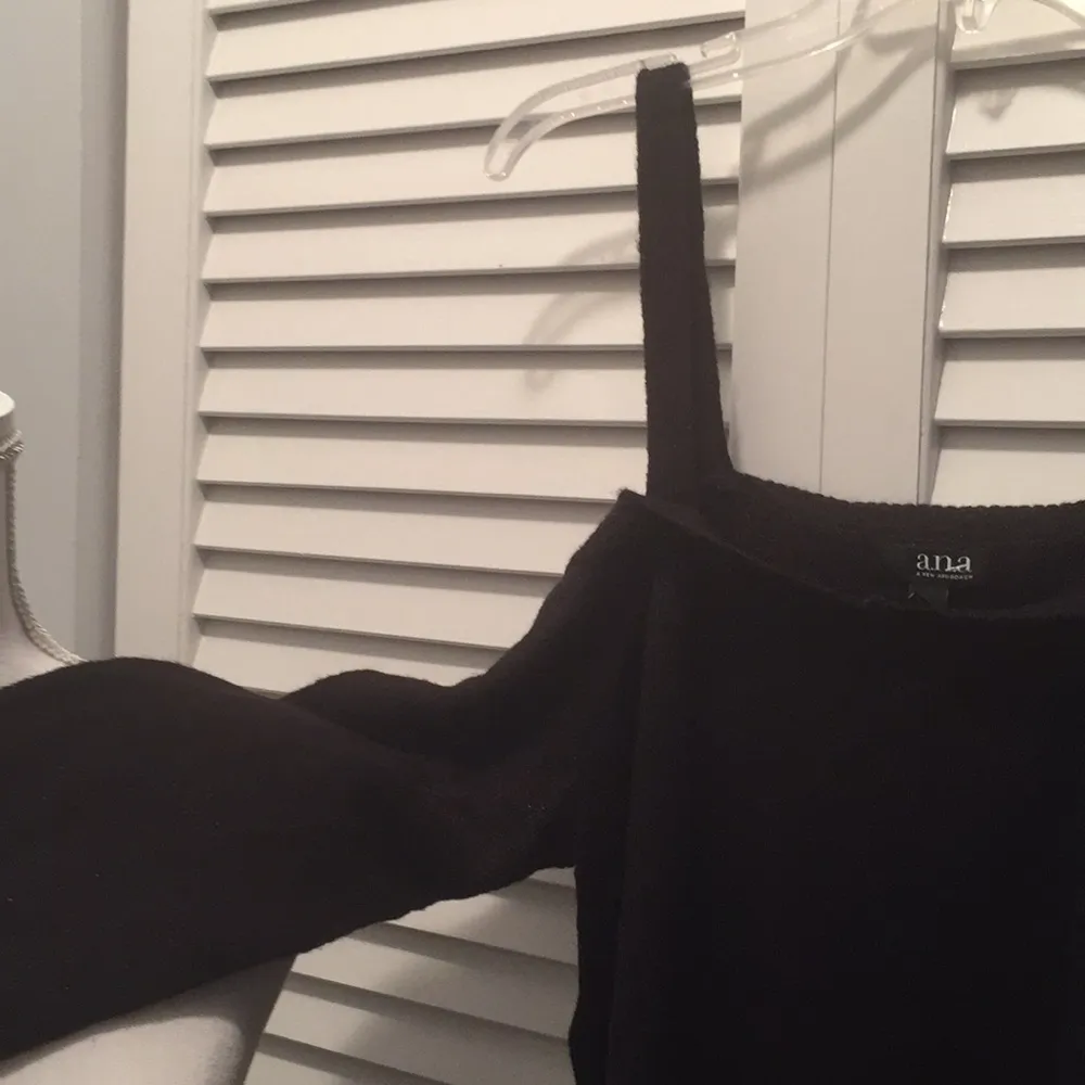 Cold shoulder sweater - Image 3