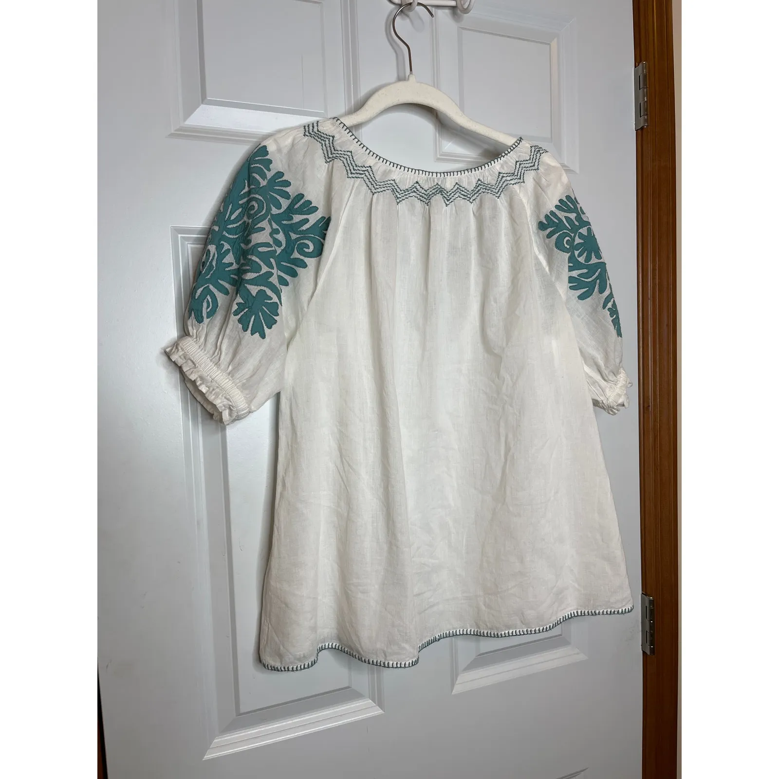 Sundance Women Small White Embroidered V Neck Short Sleeve Shirt Teal Floral - Image 3