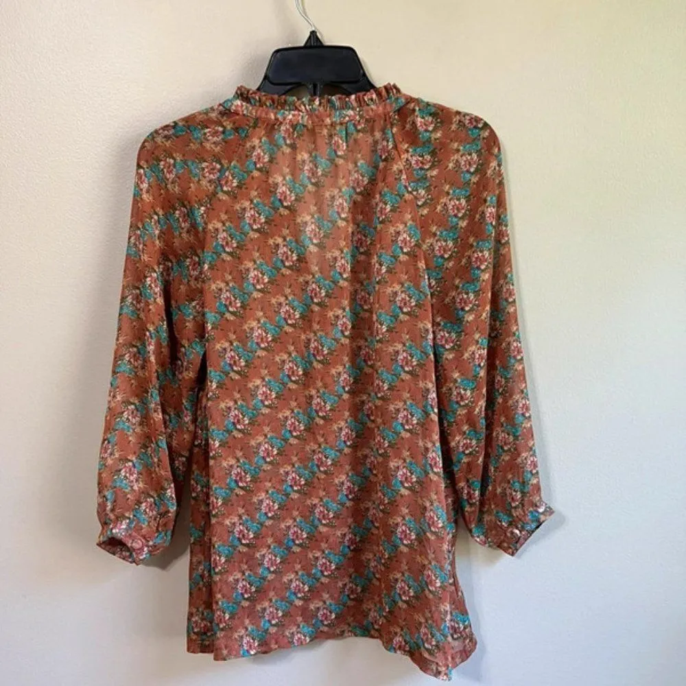 Blu Pepper  medium floral top - Image 4