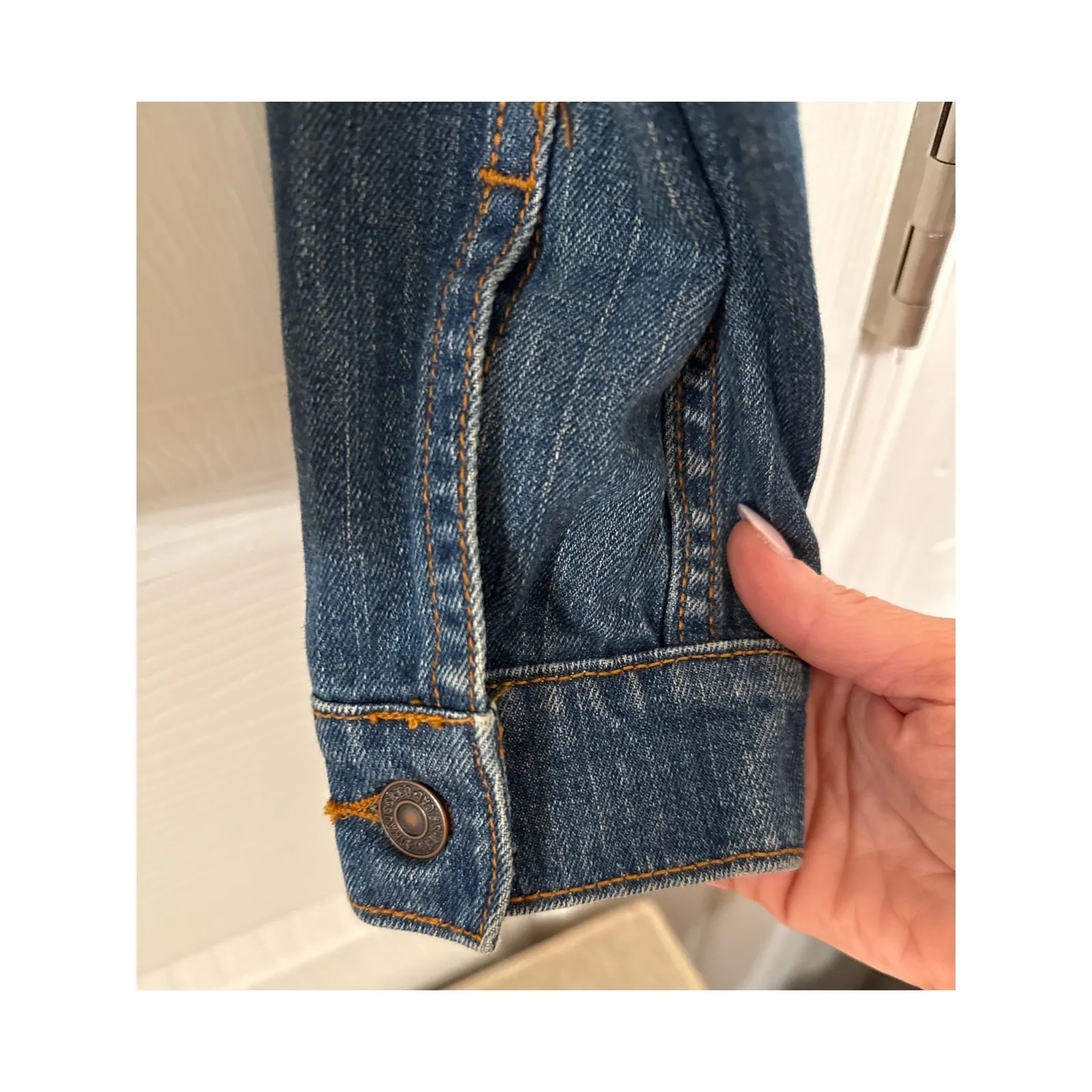 Levi’s 2 Pocket Blue Denim Stretch Blank Red Tab Trucker Jacket, M - Image 5