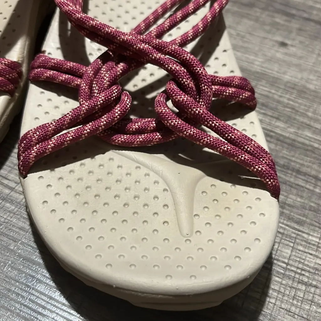 SKECHERS Outdoor Lifestyle Reggae Rope Sandal Women 8.5 
Raspberry Pink - Image 4