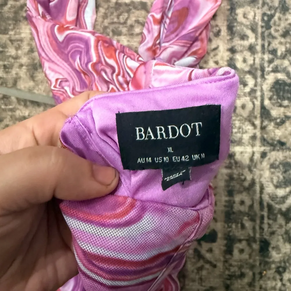 Bardot Pink Swirl crisscross top tie in the back Mini Dress size xl - Image 9