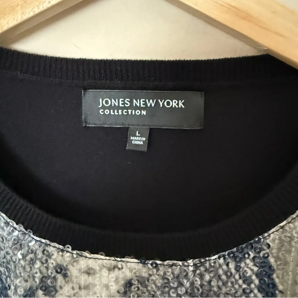 Jones New York L Brown snakeskin Animal Print Sequin Front Sleeveless Sweater - Image 3