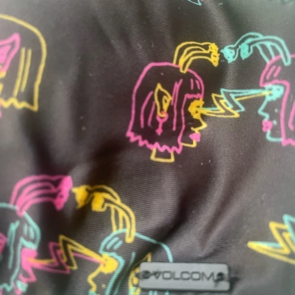 NWOT Volcom 💕 Alienated Youth Racerback bikini top - Image 6