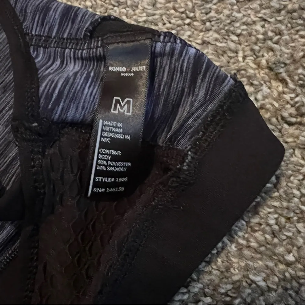 Romeo & Juliet Women's Blue Sports Bra size M no padding - Image 4